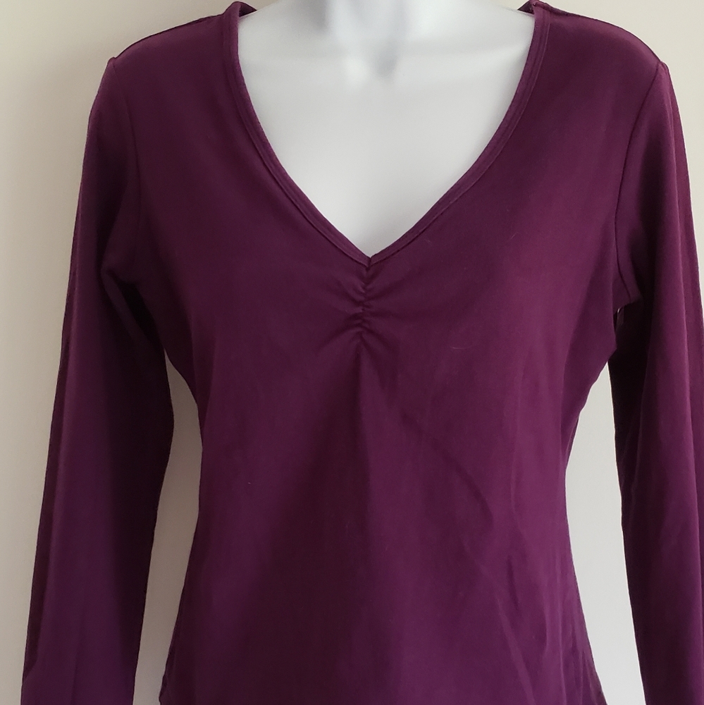 VICTORIA SECRET LONGSLEEVE PURPLE SPANDEX VNCK TOP